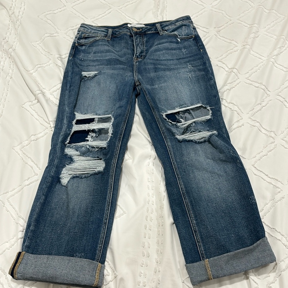 NEVER WORN! super cute ripped risen jeans!